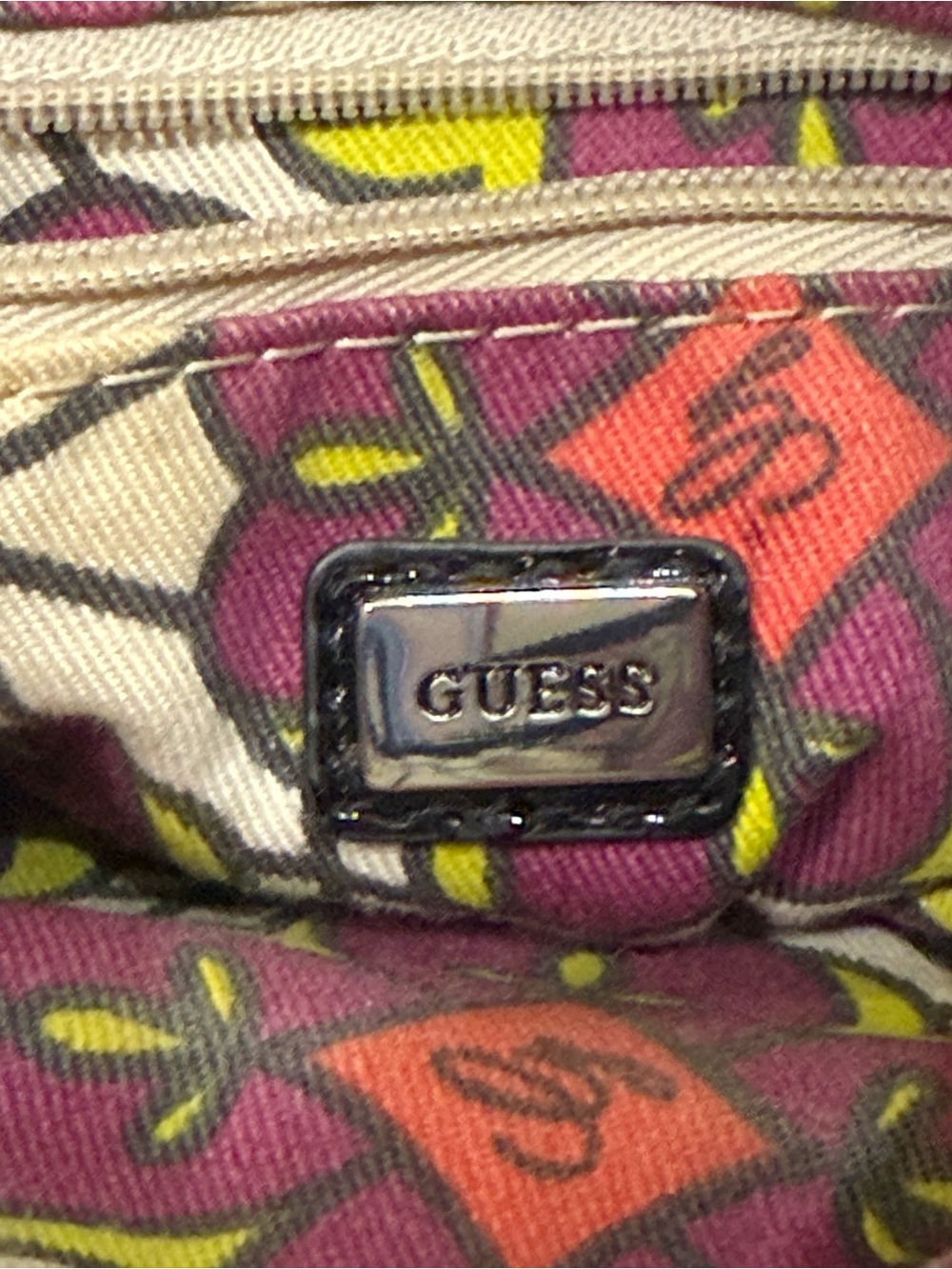 Guess Leather Crossbody  Purse Floral Print Interior with Silver Logo Plaque - Picture 3 of 15